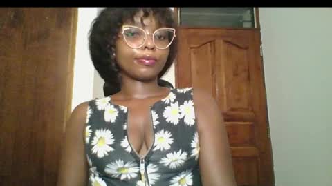 Snapshot of ella_laurel chatting on 7, 3, 2025 Ella online show from 7, 3, 2025