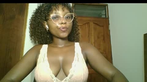 Snapshot of ella_laurel chatting on 10, 3, 2025 Ella online show from 10, 3, 2025