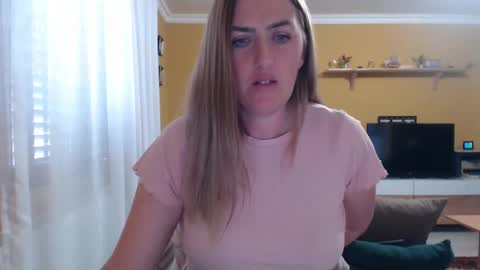 Snapshot of ella_max_live chatting on 10, 3, 2025 Ella  Max online show from 10, 3, 2025