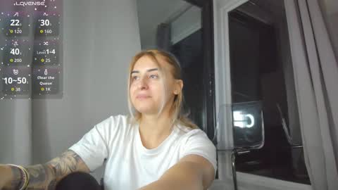 ella_vee online show from 10, 10, 2025