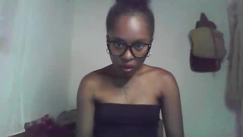 Snapshot of ellah245 chatting on 18, 2, 2026 ellah245 online show from 18, 2, 2026