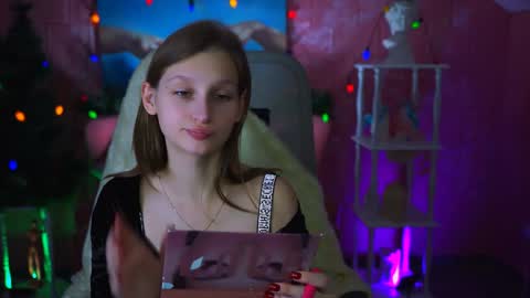 Snapshot of ellahorton chatting on 30, 12, 2024 Ella online show from 30, 12, 2024