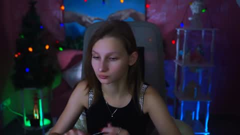 Snapshot of ellahorton chatting on 8, 1, 2025 Ella online show from 8, 1, 2025