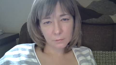 Snapshot of ellajohnsonx chatting on 2, 3, 2025 ellajohnsonx online show from 2, 3, 2025