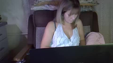Snapshot of ellajohnsonx chatting on 22, 11, 2025 ellajohnsonx online show from 22, 11, 2025