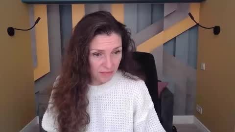 EllaLongs online show from 10, 11, 2025