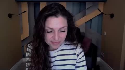 EllaLongs online show from 18, 11, 2025