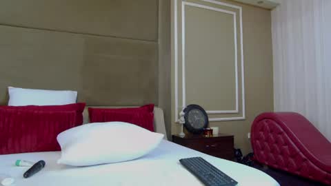 Snapshot of ellalux chatting on 14, 5, 2026 ellalux online show from 14, 5, 2026