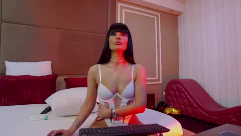 Snapshot of ellalux chatting on 27, 5, 2026 ellalux online show from 27, 5, 2026