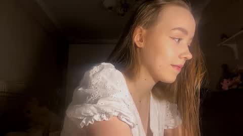 Ella online show from 4, 10, 2025