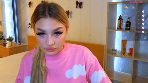 Snapshot of ellamilla chatting on 25, 12, 2024 ellamilla online show from 25, 12, 2024