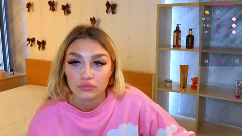 Snapshot of ellamilla chatting on 25, 12, 2024 ellamilla online show from 25, 12, 2024