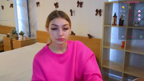 Snapshot of ellamilla chatting on 29, 12, 2024 ellamilla online show from 29, 12, 2024