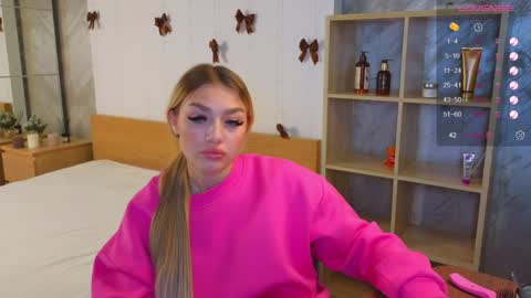 Snapshot of ellamilla chatting on 30, 12, 2024 ellamilla online show from 30, 12, 2024