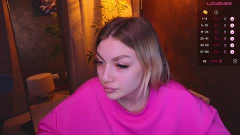 Snapshot of ellamilla chatting on 5, 1, 2025 ellamilla online show from 5, 1, 2025