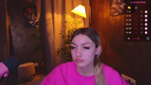 Snapshot of ellamilla chatting on 5, 1, 2025 ellamilla online show from 5, 1, 2025