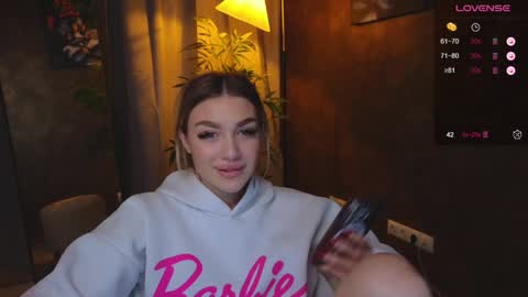 Snapshot of ellamilla chatting on 6, 1, 2025 ellamilla online show from 6, 1, 2025