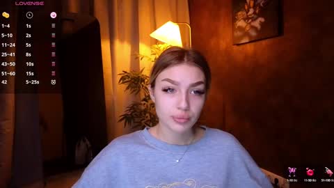 Snapshot of ellamilla chatting on 8, 1, 2025 ellamilla online show from 8, 1, 2025