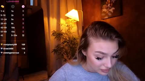 Snapshot of ellamilla chatting on 8, 1, 2025 ellamilla online show from 8, 1, 2025