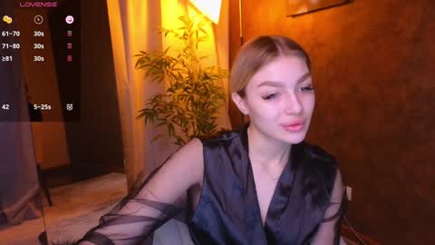 Snapshot of ellamilla chatting on 9, 1, 2025 ellamilla online show from 9, 1, 2025