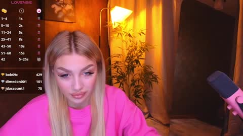 Snapshot of ellamilla chatting on 13, 1, 2025 ellamilla online show from 13, 1, 2025