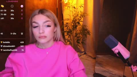 Snapshot of ellamilla chatting on 13, 1, 2025 ellamilla online show from 13, 1, 2025