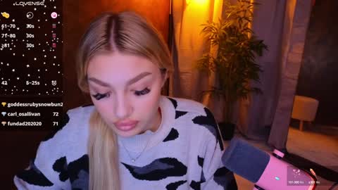 Snapshot of ellamilla chatting on 21, 1, 2025 ellamilla online show from 21, 1, 2025