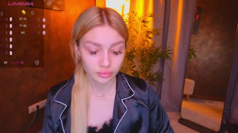 Snapshot of ellamilla chatting on 27, 1, 2025 ellamilla online show from 27, 1, 2025