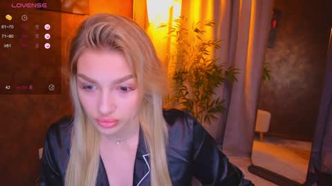 Snapshot of ellamilla chatting on 27, 1, 2025 ellamilla online show from 27, 1, 2025