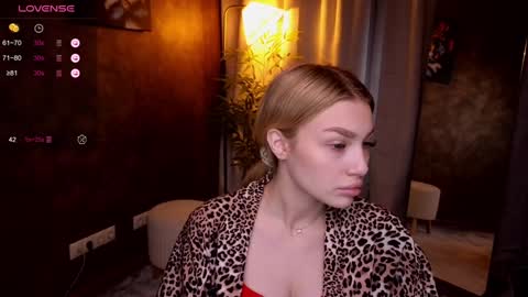 Snapshot of ellamilla chatting on 28, 1, 2025 ellamilla online show from 28, 1, 2025
