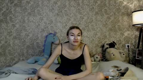 Snapshot of ellamilla chatting on 6, 11, 2025 ellamilla online show from 6, 11, 2025