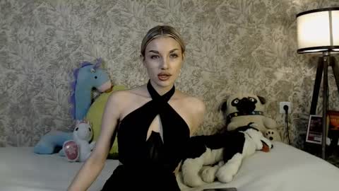 Snapshot of ellamilla chatting on 10, 11, 2025 ellamilla online show from 10, 11, 2025