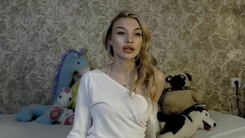 Snapshot of ellamilla chatting on 13, 11, 2025 ellamilla online show from 13, 11, 2025