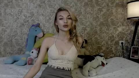 Snapshot of ellamilla chatting on 23, 11, 2025 ellamilla online show from 23, 11, 2025