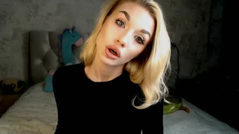 ellamilla online show from 7, 4, 2026