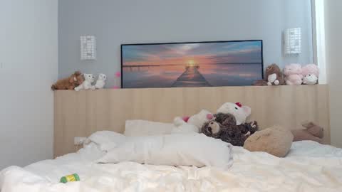Snapshot of ellamirax chatting on 13, 6, 2026 Ella Mira online show from 13, 6, 2026