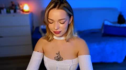 Snapshot of ellatwox chatting on 8, 11, 2025 Ella online show from 8, 11, 2025