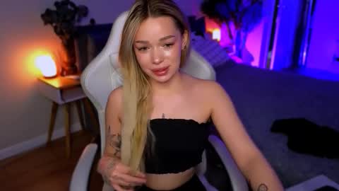 Ella online show from 12, 3, 2026