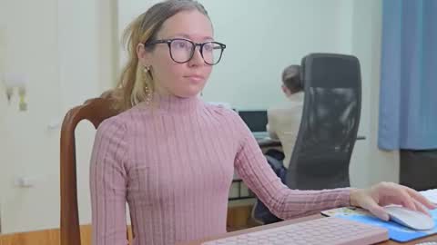 Snapshot of ellcrys chatting on 24, 10, 2025 im Elsa lets go Subscribe to my OF and Youtube -35 online show from 24, 10, 2025