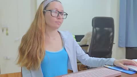 Snapshot of ellcrys chatting on 25, 10, 2025 im Elsa lets go Subscribe to my OF and Youtube -35 online show from 25, 10, 2025