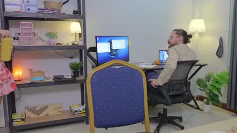 Snapshot of ellcrys chatting on 17, 11, 2025 im Elsa lets go Subscribe to my OF and Youtube -35 online show from 17, 11, 2025