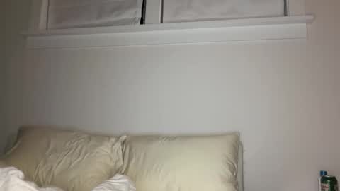 Snapshot of elle67 chatting on 12, 9, 2025 Elle67 online show from 12, 9, 2025