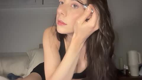 Snapshot of elle67 chatting on 4, 11, 2025 Elle67 online show from 4, 11, 2025