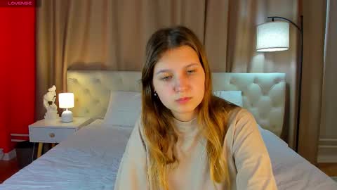 elle_ellise online show from 21, 9, 2025