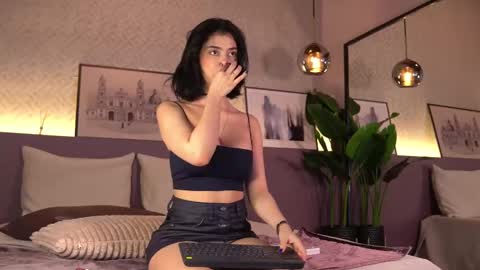 Snapshot of ellediane chatting on 9, 2, 2025 Elle Diane online show from 9, 2, 2025