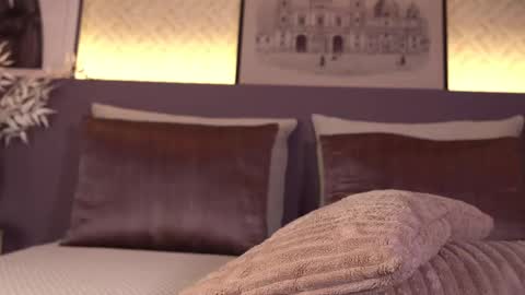 Snapshot of ellediane chatting on 18, 2, 2025 Elle Diane online show from 18, 2, 2025