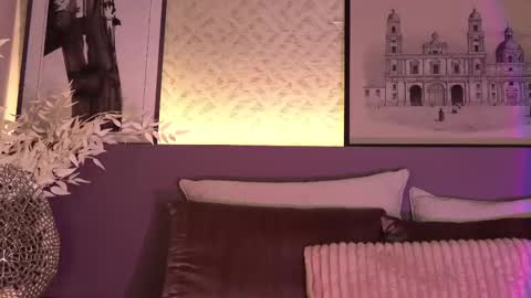 Snapshot of ellediane chatting on 10, 3, 2025 Elle Diane online show from 10, 3, 2025