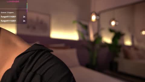 Snapshot of ellediane chatting on 10, 11, 2025 Elle Diane online show from 10, 11, 2025