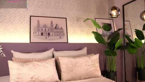 Snapshot of ellediane chatting on 22, 12, 2025 Elle Diane online show from 22, 12, 2025