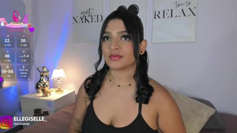 Snapshot of ellegisellee chatting on 7, 5, 2026 Yiss online show from 7, 5, 2026